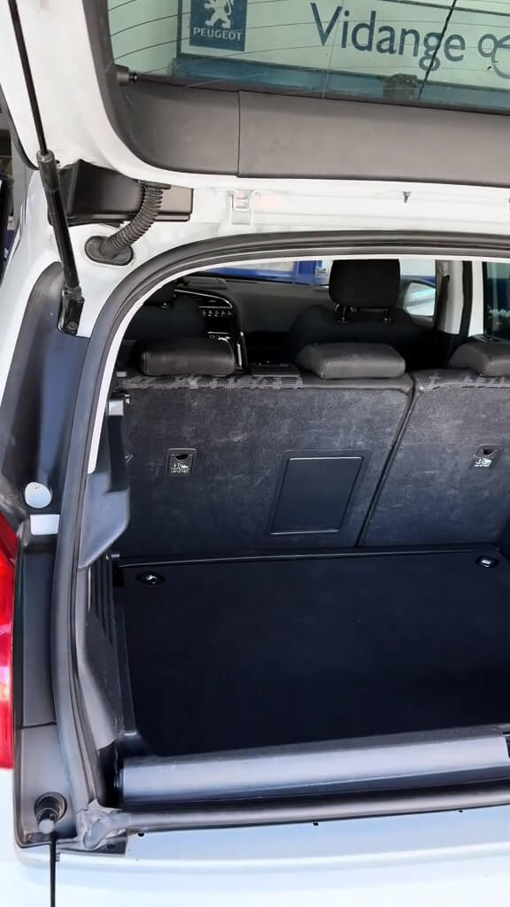 lavage auto a domicile COFFRE aprés nettoyage royal