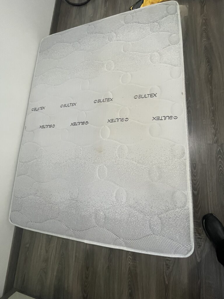 photos de nettoyage matelas avant nettoyage royal 2